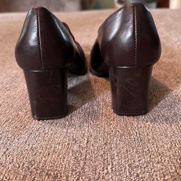 Bass womens heels; size 8 medium - Picture 4 of 6